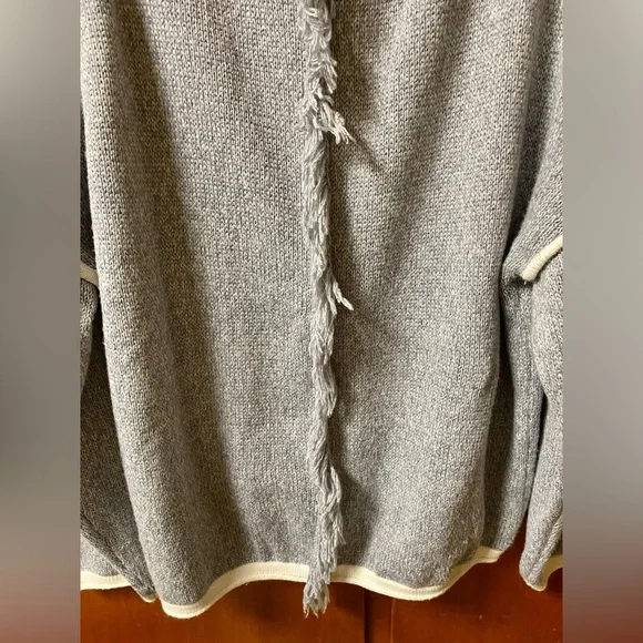 MsDressly Size XL Women’s Sweater with Fringe accent NWOT. - Picture 2 of 8